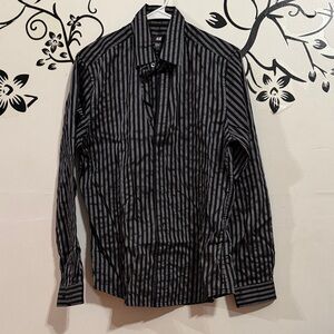 H&M Men's Black and Gray Striped Shirt